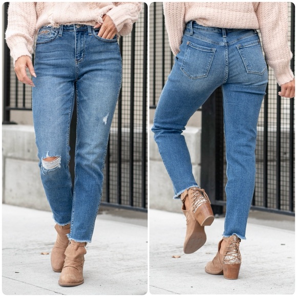 Judy Blue Denim - Judy Blue Howdy High Waisted Boyfriend Fit Distressed Raw Hem Jeans Size 7/28